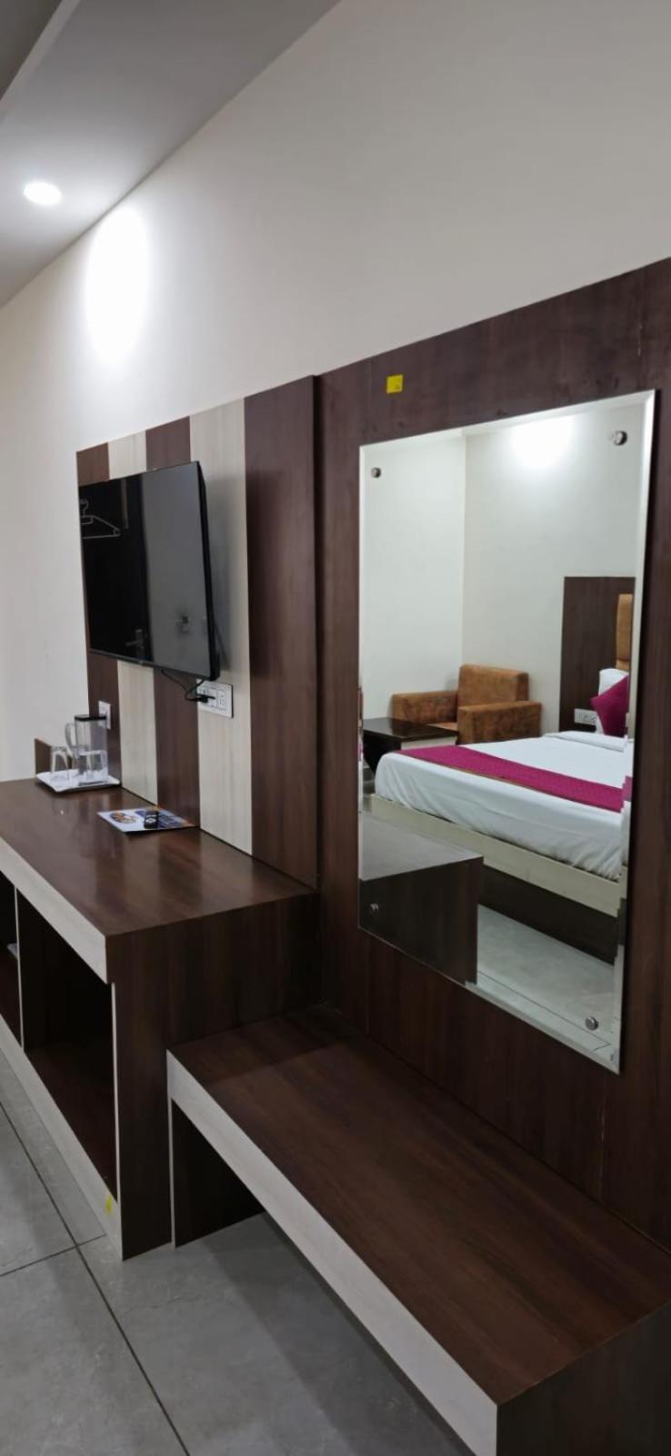 Отель Satya Residency Катра Экстерьер фото