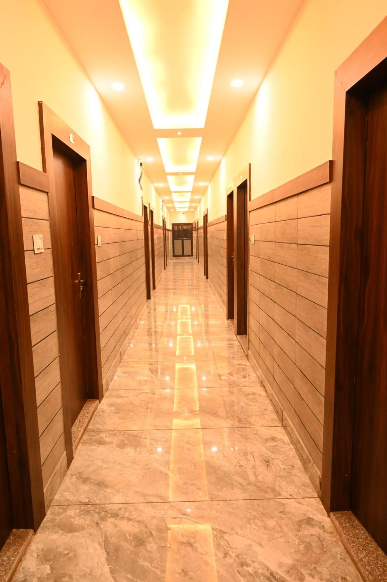 Отель Satya Residency Катра Экстерьер фото