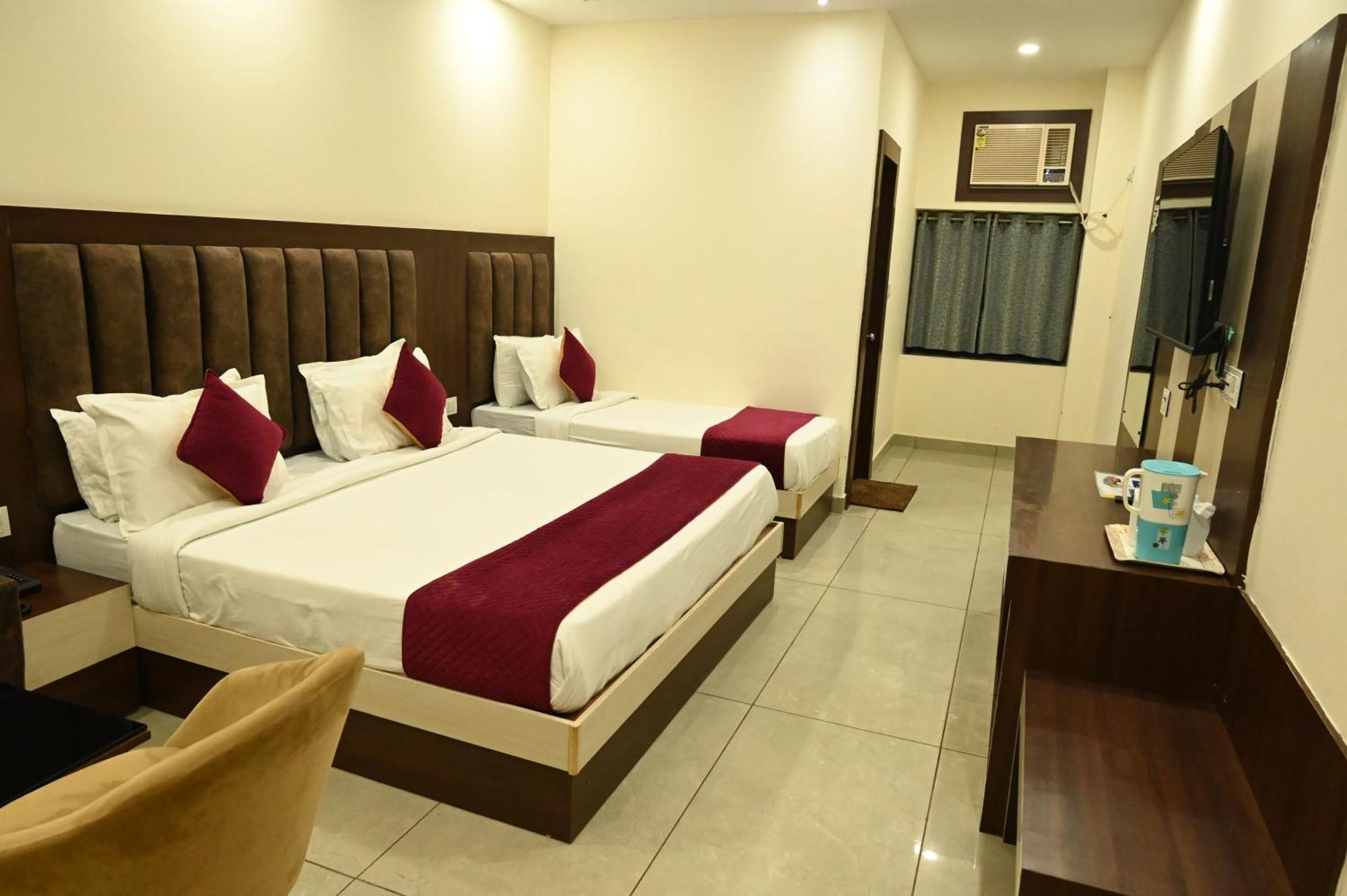 Отель Satya Residency Катра Экстерьер фото